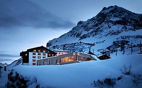 Hotel Zuerserhof